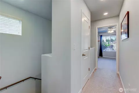 Entry Way - 10030 12th Ave SE, Everett, WA 98208 photo 2 of 2
