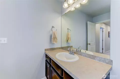 Bath - 10030 12th Ave SE, Everett, WA 98208 photo 5 of 5
