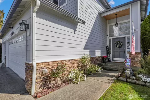 915 N Laurel Ln, Tacoma, WA 98406