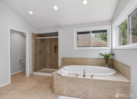 Bath - 15400 32nd Ave SE, Mill Creek, WA 98012 photo 2 of 4