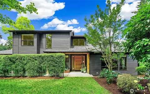 2234 108th Ave SE, Bellevue, WA 98004
