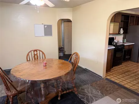 Dining - 708 Olson Rd, Longview, WA 98632 photo 1 of 2
