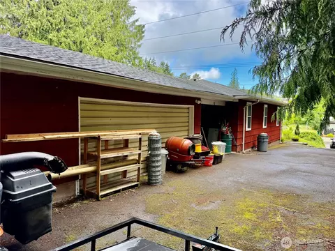 Exterior - 708 Olson Rd, Longview, WA 98632 photo 10 of 16