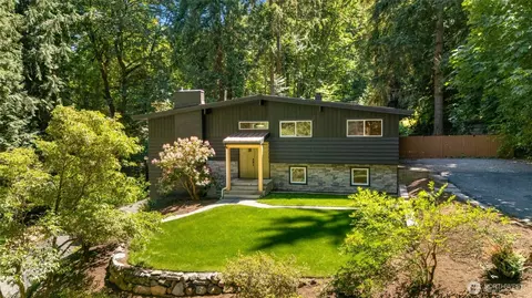 19035 SE 56th St, Issaquah, WA 98027