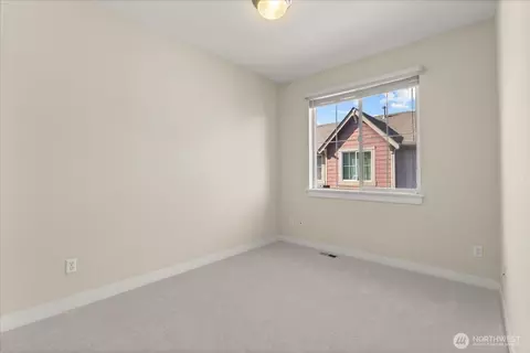 Bedroom - 13914 N Pointe Cir #E, Mill Creek, WA 98012 photo 7 of 8