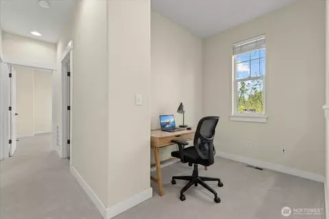 Entry Way - 13914 N Pointe Cir #E, Mill Creek, WA 98012 photo 2 of 2