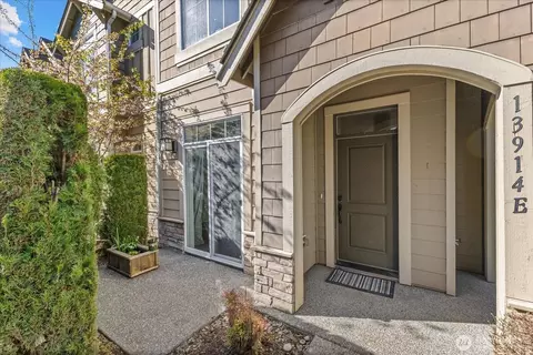Exterior - 13914 N Pointe Cir #E, Mill Creek, WA 98012 photo 2 of 3