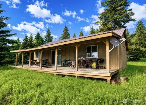 5 Brugh Rd, Oroville, WA 98844