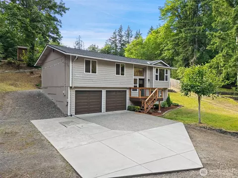 9435 Echo Valley Rd NW, Bremerton, WA 98312