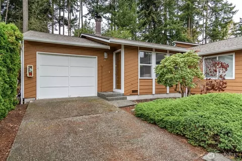 665 NW Atalanta Way # 1, Oak Harbor, WA 98277