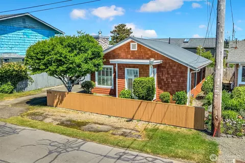 Exterior - 406 Oregon Ave N, Long Beach, WA 98631 photo 2 of 5
