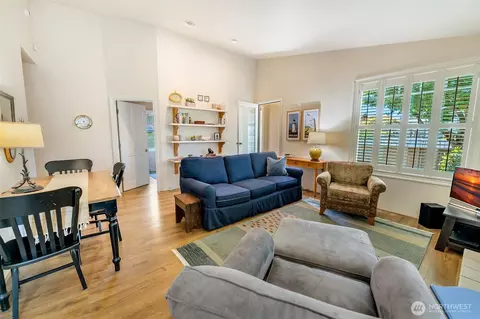 Living - 406 Oregon Ave N, Long Beach, WA 98631 photo 6 of 7