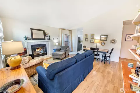Living - 406 Oregon Ave N, Long Beach, WA 98631 photo 1 of 7