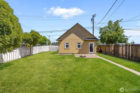 Exterior - 1401 Lombard Ave, Everett, WA 98201 photo 3 of 4