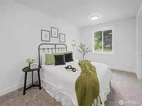 Bedroom - 38383 238th Ave SE, Enumclaw, WA 98022 photo 2 of 4