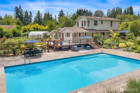 17424 107th Ave SW, Vashon, WA 98070