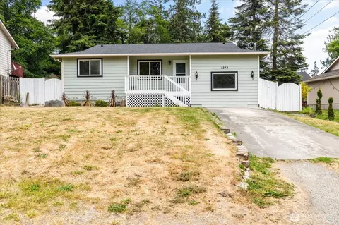 1273 Rickover Dr, Coupeville, WA 98239