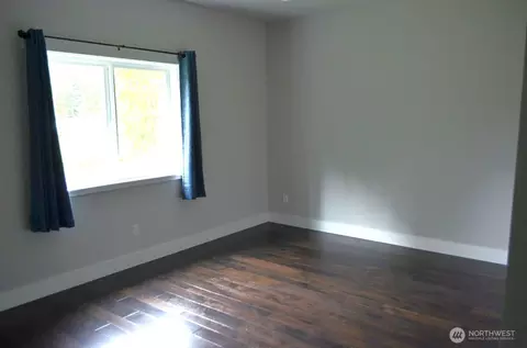 Bedroom - 7955 Apache Dr, Maple Falls, WA 98266 photo 2 of 3