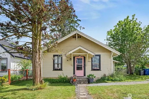 10002 272nd St NW, Stanwood, WA 98292