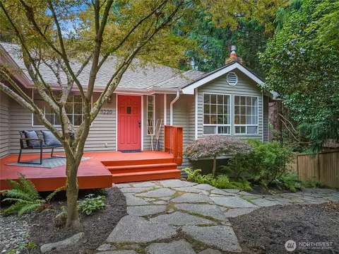 11220 NE Parkhill Pl, Bainbridge Island, WA 98110