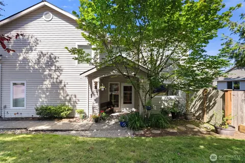 8917 Meridian Pl NE #D102, Lake Stevens, WA 98258