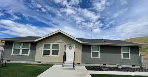 37 Wheatland Dr, Pomeroy, WA 99347