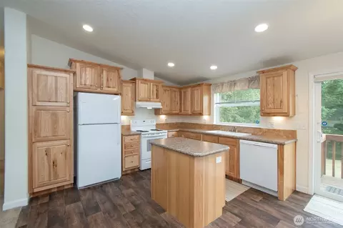Kitchen - 285 Bon Jon View Way, Sequim, WA 98382 photo 2 of 6