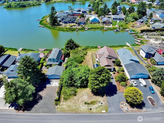417 Duck Lake Dr SE, Ocean Shores, WA 98569