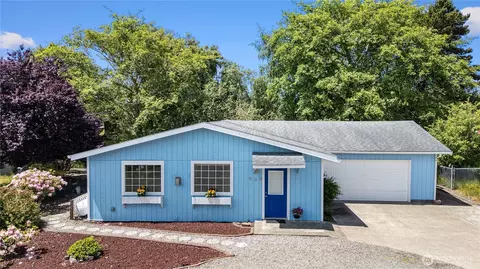 313 Sid Snyder Dr E, Long Beach, WA 98631