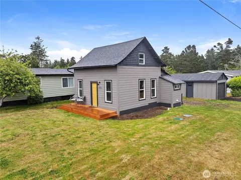 26502 Ridge Ave, Ocean Park, WA 98640