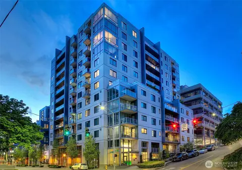 81 Clay St #527, Seattle, WA 98121