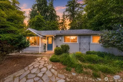 2427 200th Pl SW, Lynnwood, WA 98036