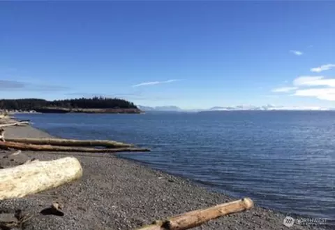 215 Driftwood Shores Rd, Camano Island, WA 98282