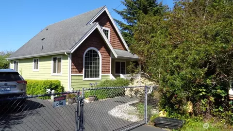 148 Wishkah St SW, Ocean Shores, WA 98569