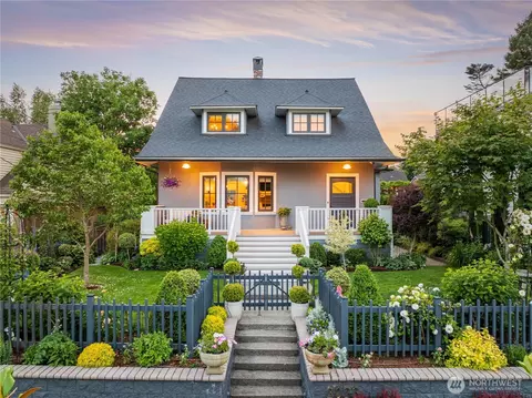 3033 27th Ave W, Seattle, WA 98199