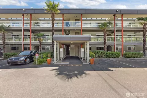701 122nd Ave NE #205, Bellevue, WA 98005