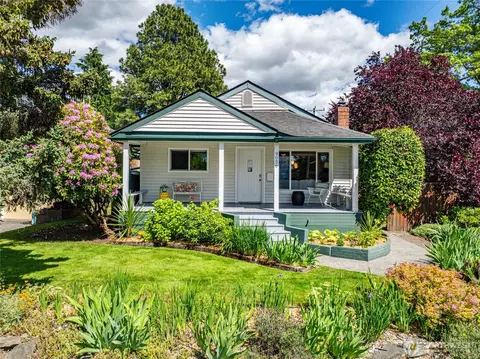 9056 37th Ave SW, Seattle, WA 98126