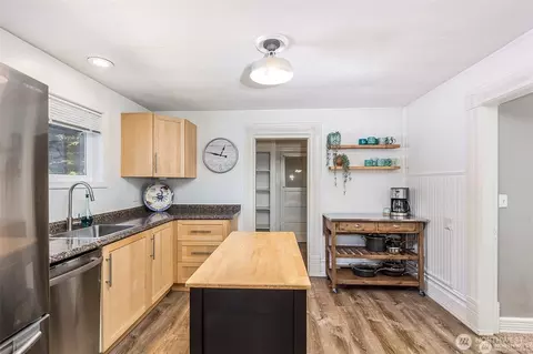 Kitchen - 4900 Sequim Dungeness Way, Sequim, WA 98382 photo 1 of 3