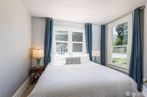 Bedroom - 4900 Sequim Dungeness Way, Sequim, WA 98382 photo 1 of 3