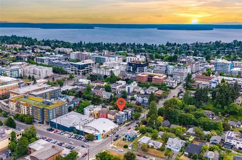 3951 SW Oregon St, Seattle, WA 98116