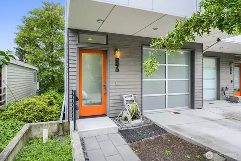 2573 13th Ave W, Seattle, WA 98119
