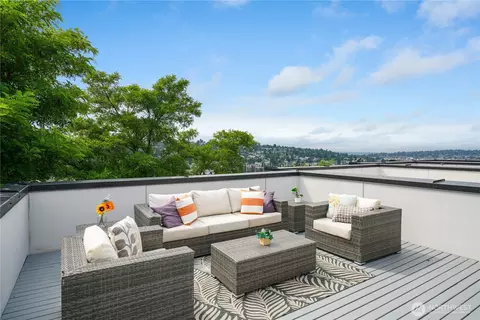 2573 13th Ave W, Seattle, WA 98119