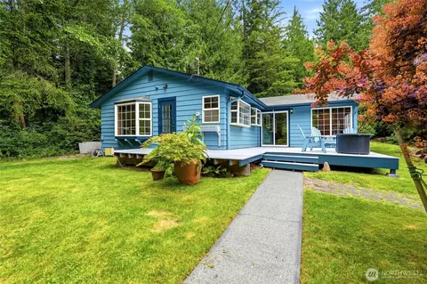4243 Timberline Rd, Clinton, WA 98236