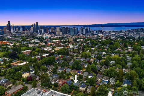 View/Area - 721 18th Ave E, Seattle, WA 98112 photo 2 of 2