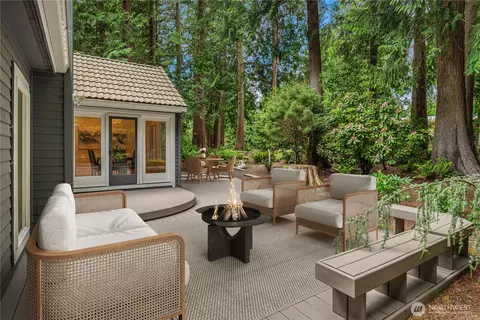 2231 Sahalee Dr E, Sammamish, WA 98074