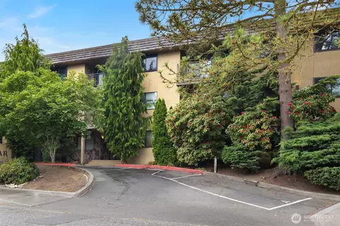 750 N 143rd St #208, Seattle, WA 98133