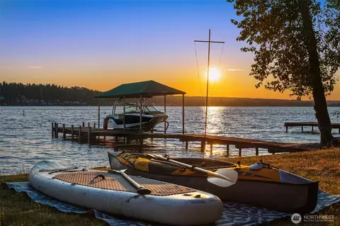23 E Yurt E Lake Sammamish Pkwy NE, Sammamish, WA 98074