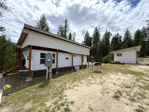 2 Hazel Ln, Republic, WA 99166