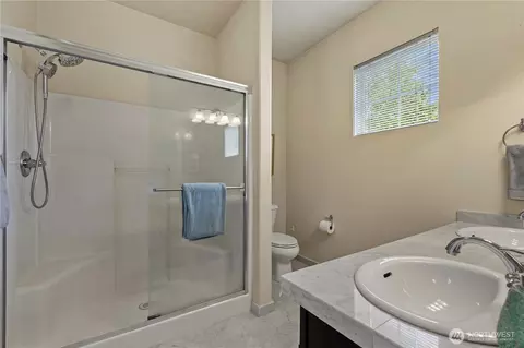 Bath - 14915 38th Dr SE #R1140, Bothell, WA 98012 photo 2 of 5