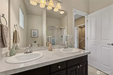 Bath - 14915 38th Dr SE #R1140, Bothell, WA 98012 photo 4 of 5